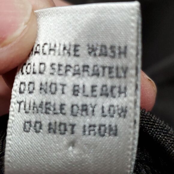 Chicos 2 pcs outfit. Skirt/tank top. Black. Top is medium (8) skirt is Small (4) - Picture 10 of 10